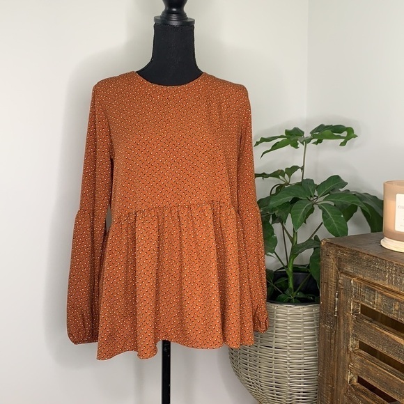 FALL 🍂 Orange ruffle top 1.4.3. STORY Orange ruffle Blouse - Picture 3 of 8